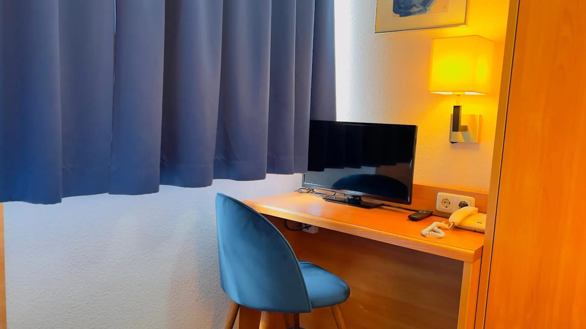 Elbbruecken Hotel Hamburg