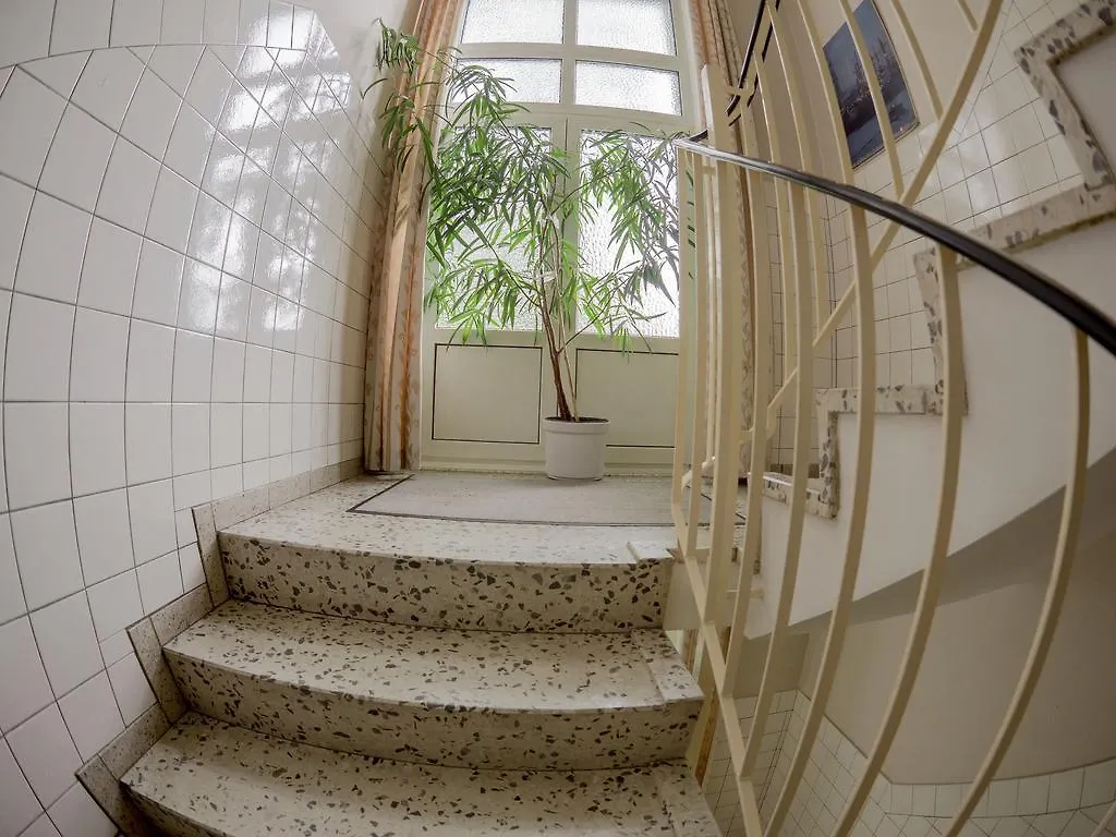 Elbbruecken Hotel Hamburg